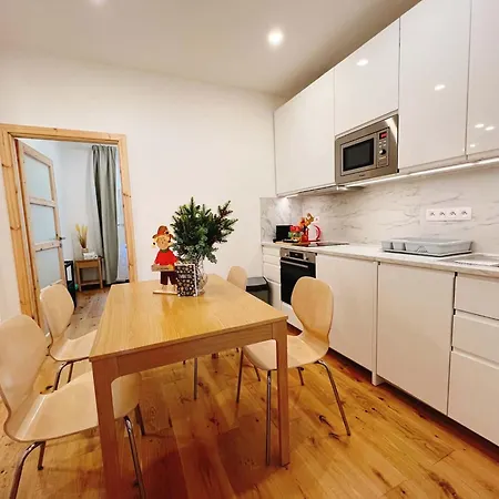 Phuong Nest Cozy 2br Apartman Prága
